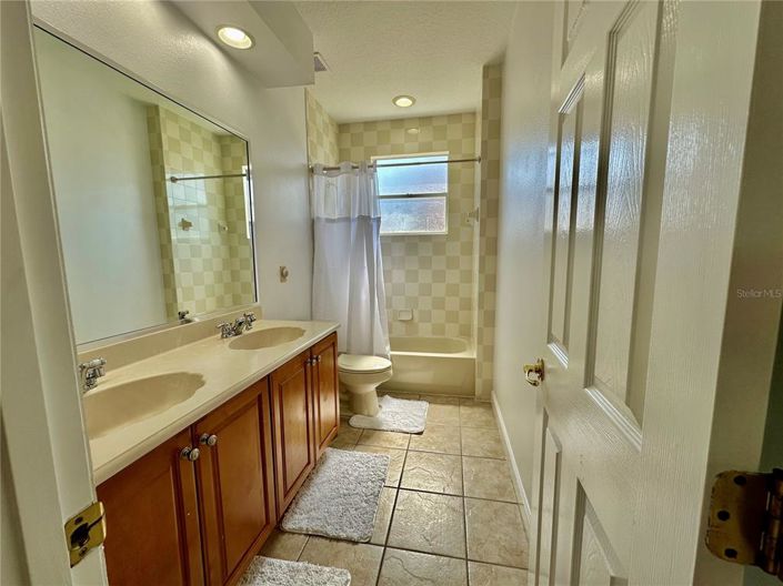 Image No.26-4 Bed Property for sale