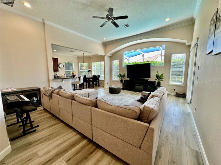 Image No.9-4 Bed Property for sale