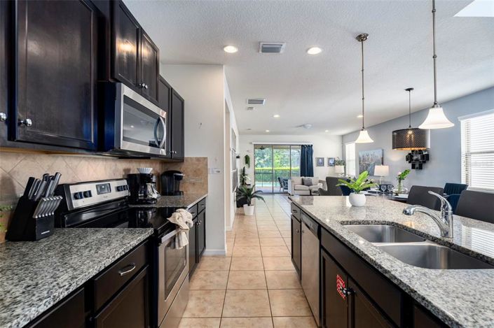 Image No.8-Propriété de 6 chambres à vendre à Kissimmee