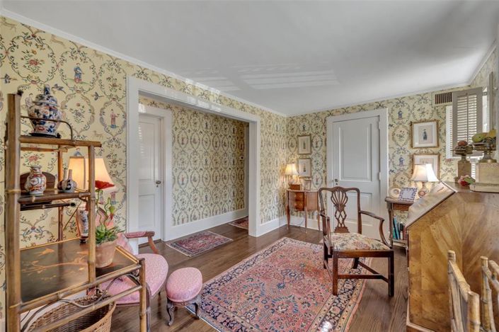 Image No.10-6 Bed Property for sale