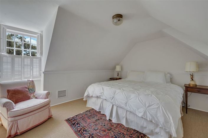 Image No.37-6 Bed Property for sale