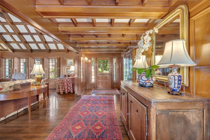 Image No.4-6 Bed Property for sale