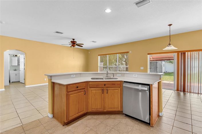 Image No.11-5 Bed Property for sale