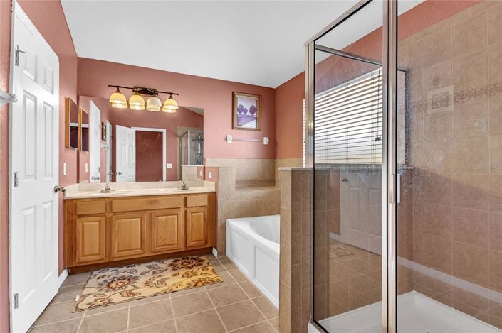 Image No.20-5 Bed Property for sale