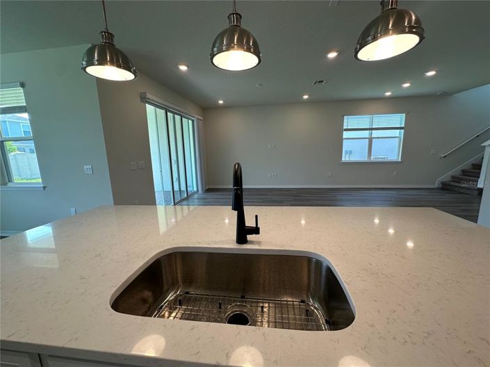 Image No.12-5 Bed Property for sale