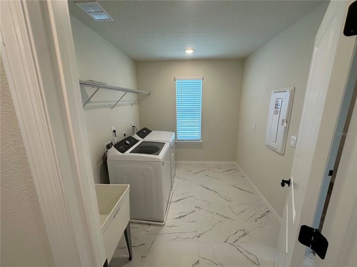 Image No.42-5 Bed Property for sale