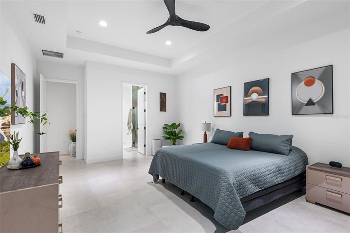 Image No.11-3 Bed Property for sale