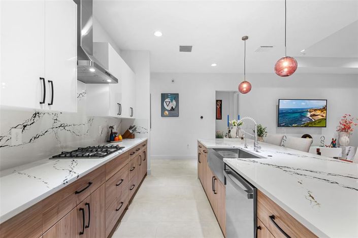 Image No.5-3 Bed Property for sale