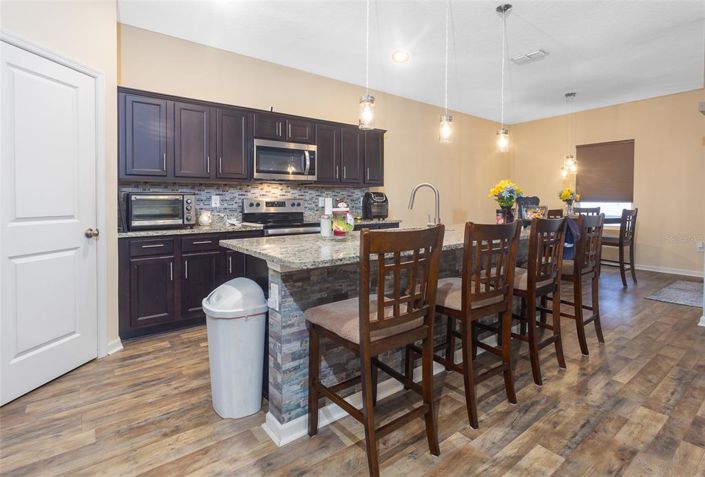 Image No.13-3 Bed Property for sale