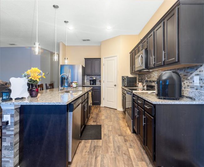 Image No.15-3 Bed Property for sale