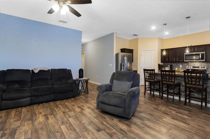 Image No.20-3 Bed Property for sale