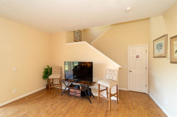 Image No.14-4 Bed Townhouse for sale