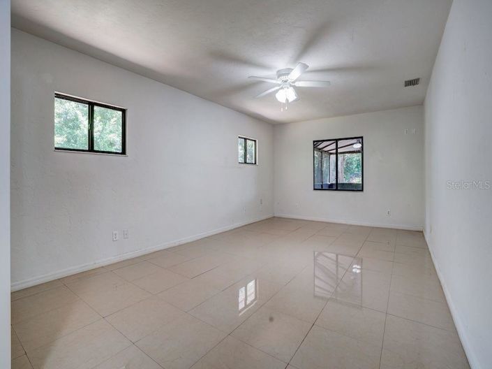 Image No.17-3 Bed Property for sale