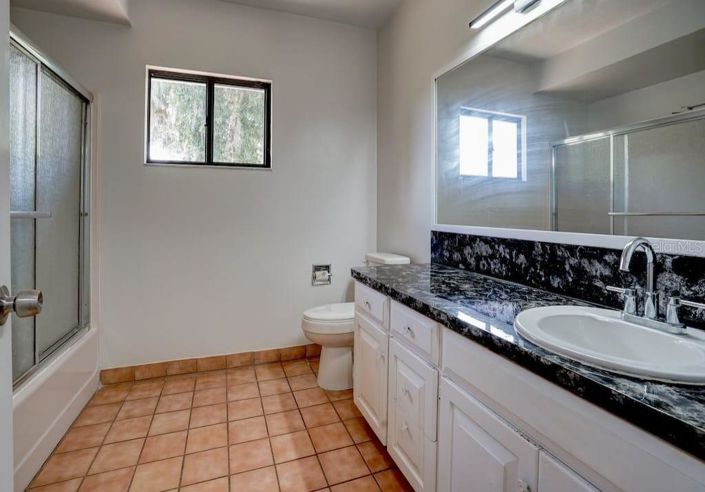 Image No.22-3 Bed Property for sale