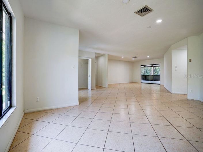 Image No.9-3 Bed Property for sale