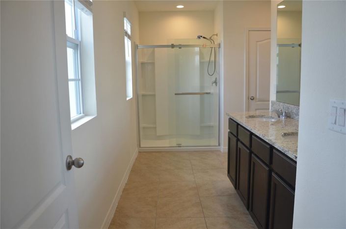 Image No.12-4 Bed Property for sale