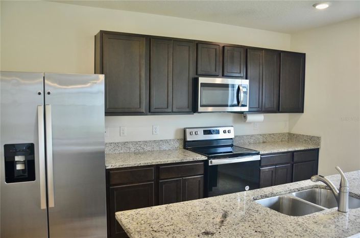 Image No.4-4 Bed Property for sale