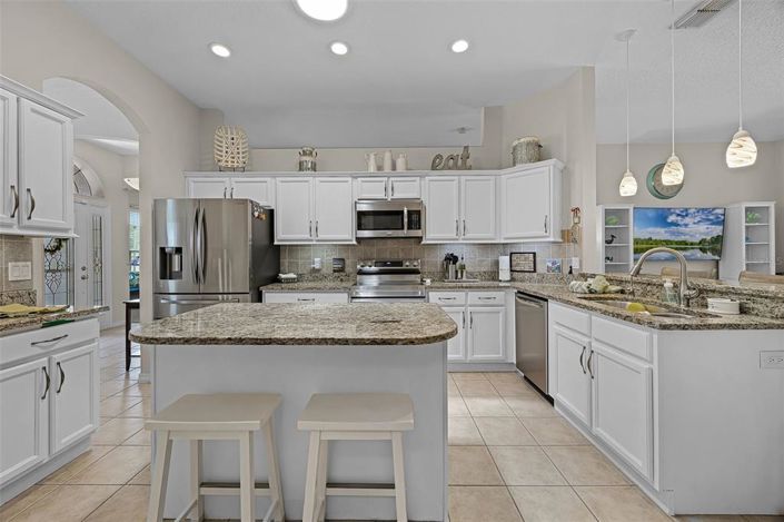 Image No.19-4 Bed Property for sale