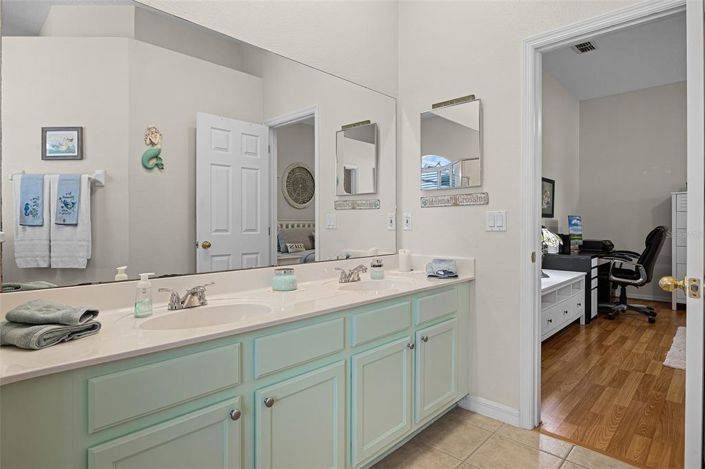 Image No.25-4 Bed Property for sale