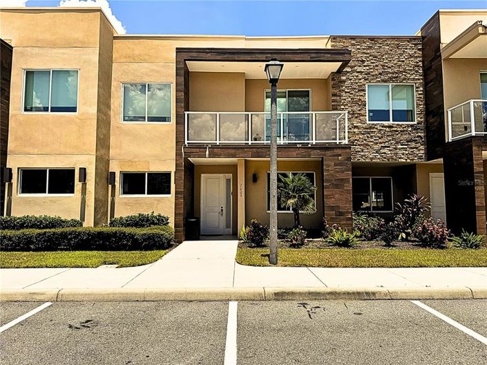 Image No.1-4 Bed Townhouse for sale