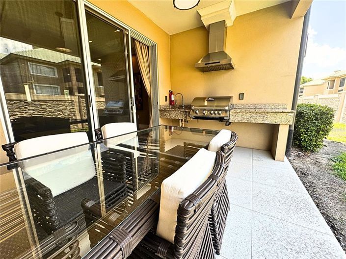 Image No.17-4 Bed Townhouse for sale