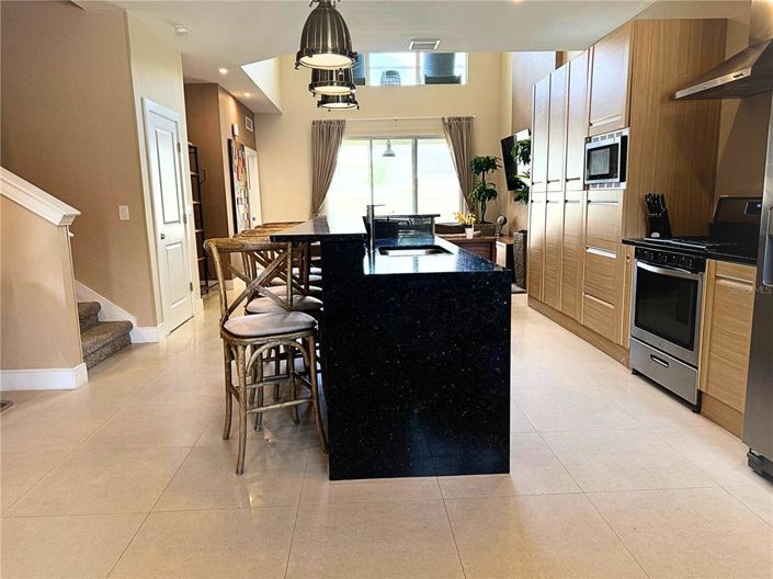 Image No.4-4 Bed Townhouse for sale