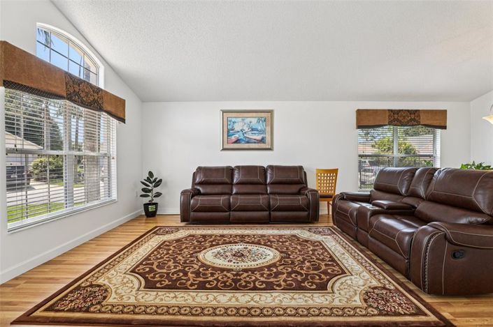 Image No.13-4 Bed Property for sale