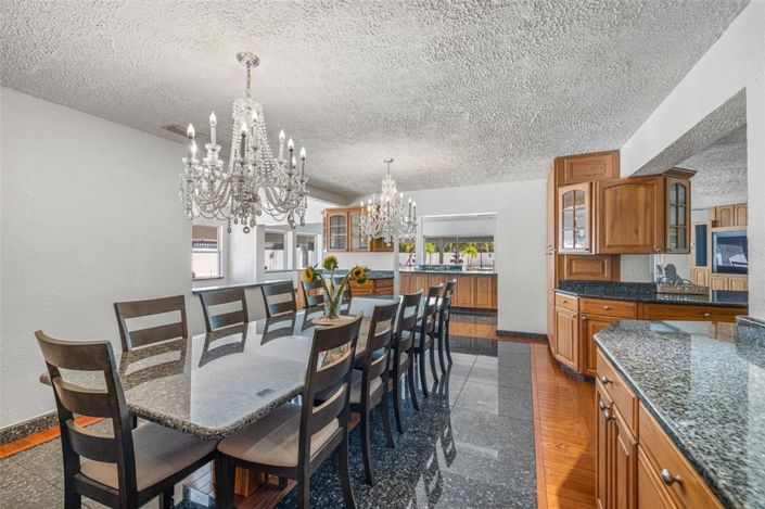 Image No.15-5 Bed Property for sale