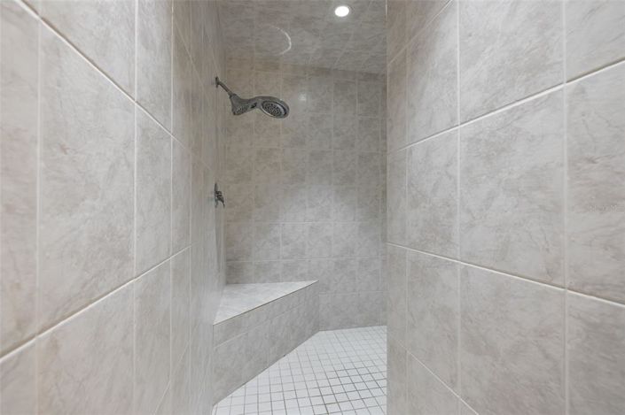 Image No.24-5 Bed Property for sale