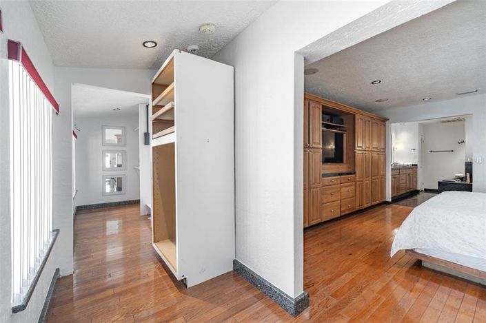 Image No.25-5 Bed Property for sale