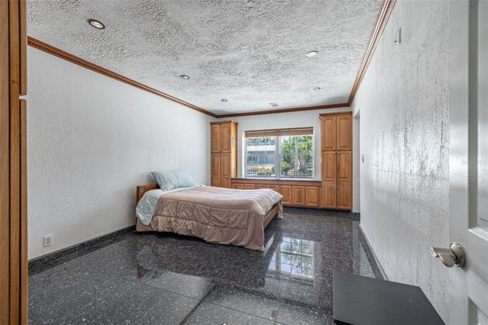 Image No.29-5 Bed Property for sale