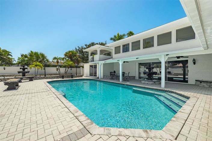 Image No.43-5 Bed Property for sale