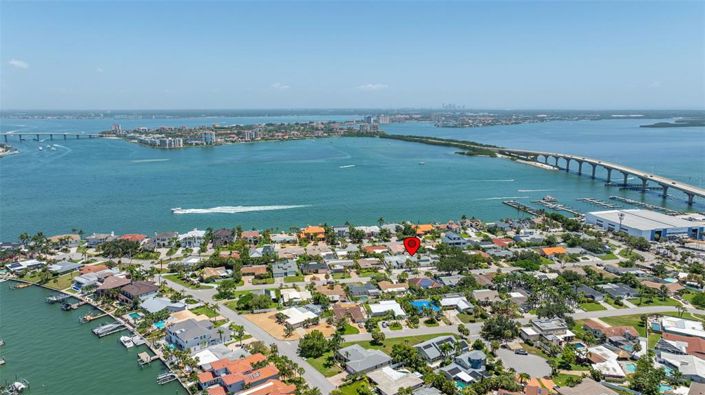 Image No.5-5 Bed Property for sale