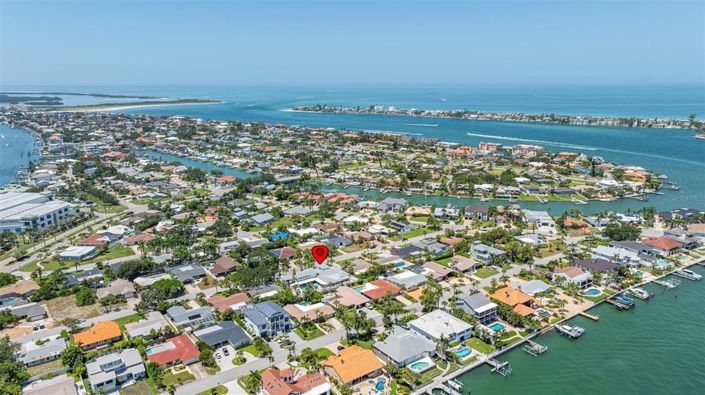 Image No.50-5 Bed Property for sale