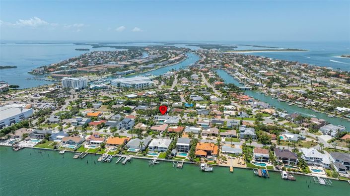 Image No.51-5 Bed Property for sale