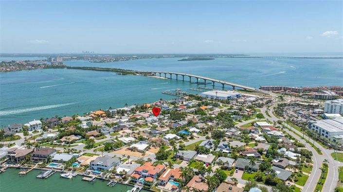 Image No.55-5 Bed Property for sale