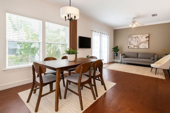 Image No.2-4 Bed Townhouse for sale