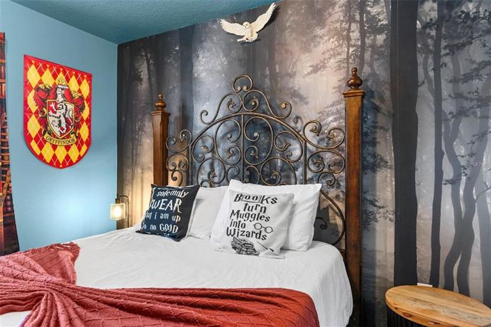 Image No.16-5 Bed Townhouse for sale