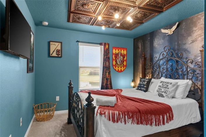 Image No.18-5 Bed Townhouse for sale