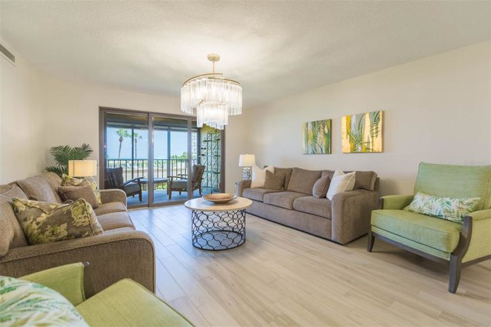 Image No.12-3 Bed Property for sale