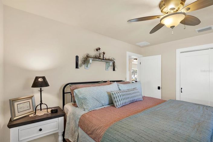 Image No.15-2 Bed Property for sale