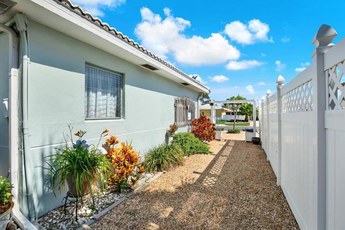 Image No.25-2 Bed Property for sale