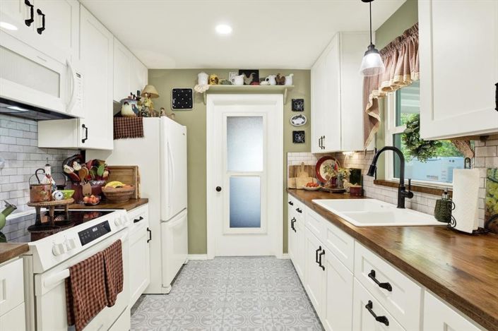 Image No.9-2 Bed Property for sale