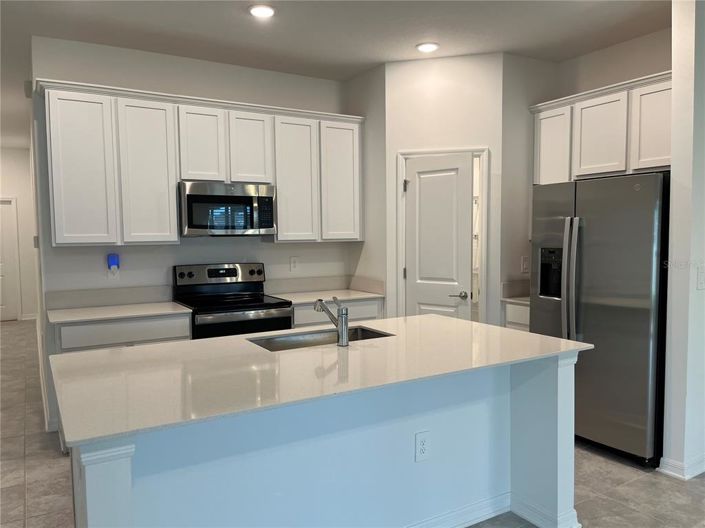 Image No.3-3 Bed Property for sale