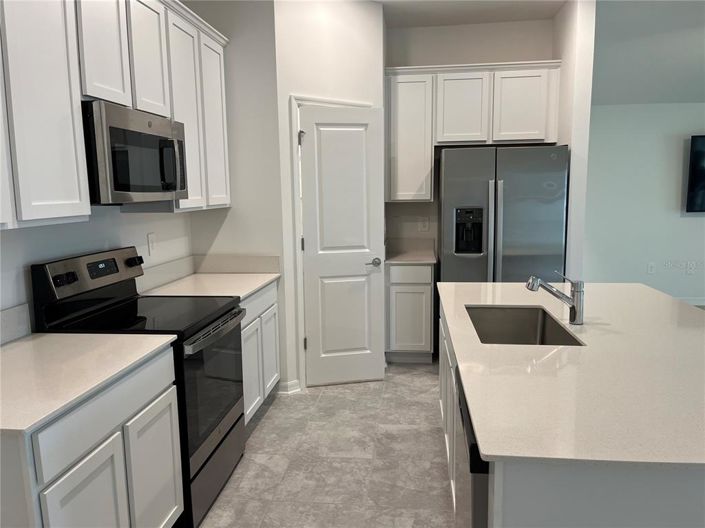 Image No.5-3 Bed Property for sale