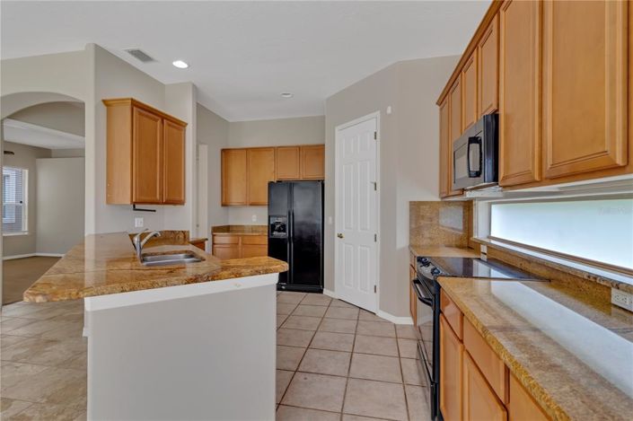 Image No.28-4 Bed Property for sale