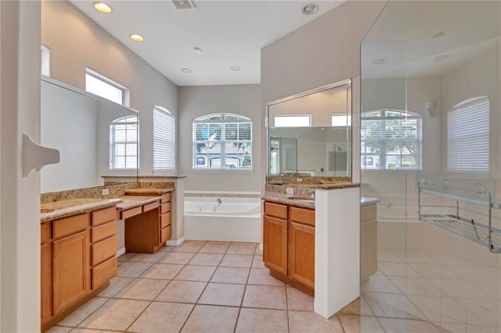 Image No.32-4 Bed Property for sale