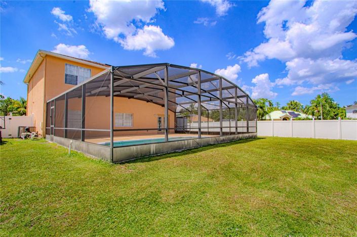 Image No.19-5 Bed Property for sale