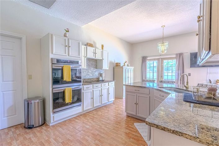 Image No.5-5 Bed Property for sale