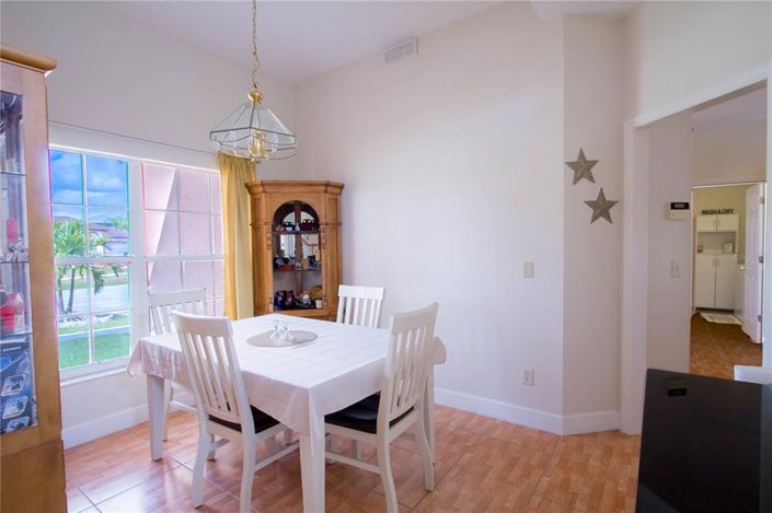 Image No.6-5 Bed Property for sale